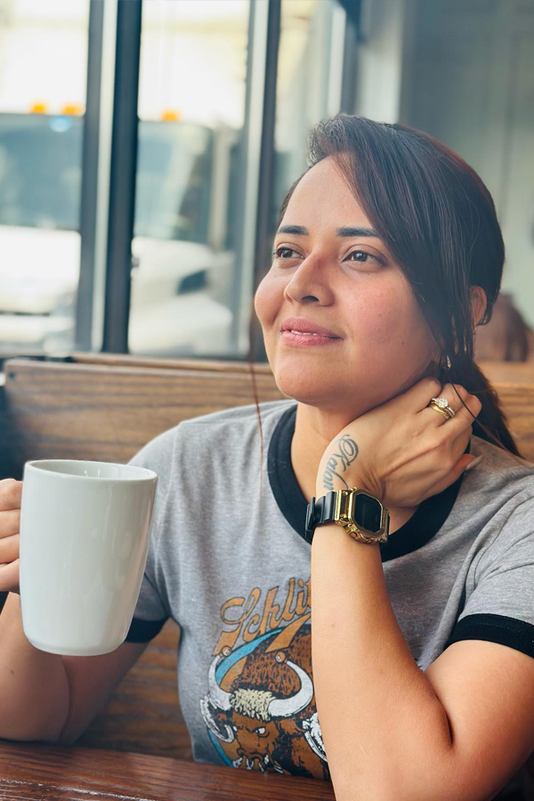 Anchor_20Anasuya_20Enjoying_20Weekend_20Photos_8.jpg 9