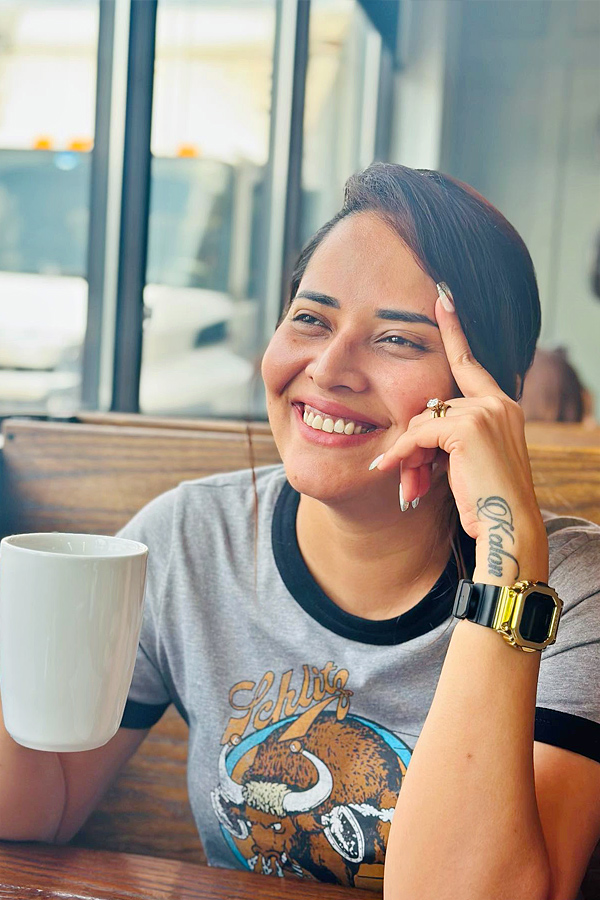 Anchor_20Anasuya_20Enjoying_20Weekend_20Photos_9.jpg 10