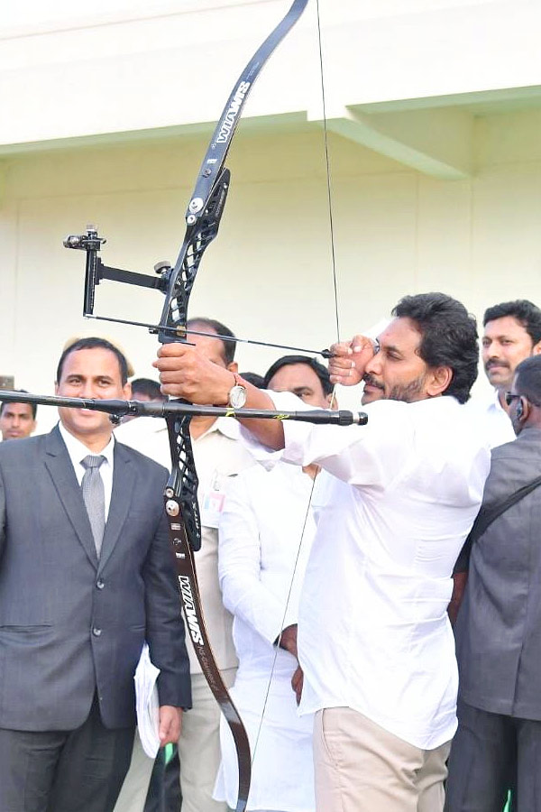 CM_20Jagan_20Inaugurates_20YSR_20Sports_20Academy_20at_20Pulivendula_20Photos_10.jpg 11