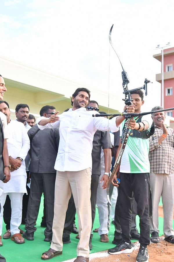 CM_20Jagan_20Inaugurates_20YSR_20Sports_20Academy_20at_20Pulivendula_20Photos_12.jpg 13