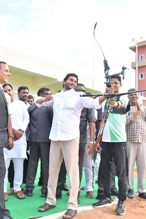 CM_20Jagan_20Inaugurates_20YSR_20Sports_20Academy_20at_20Pulivendula_20Photos_13.jpg 14