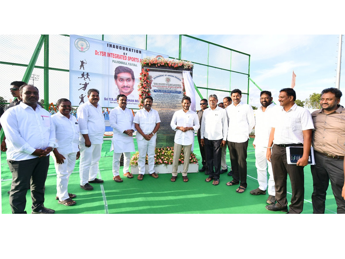 CM_20Jagan_20Inaugurates_20YSR_20Sports_20Academy_20at_20Pulivendula_20Photos_17.jpg 16
