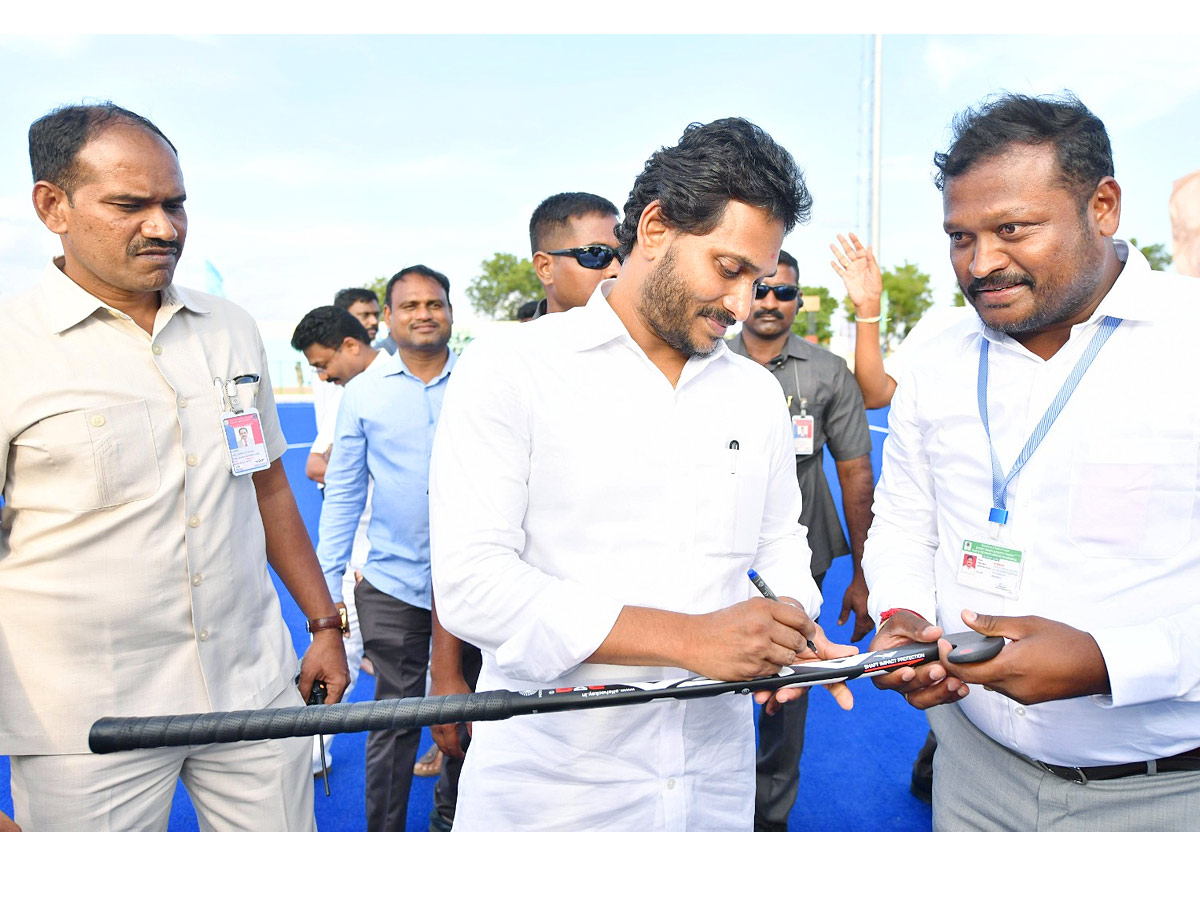 CM_20Jagan_20Inaugurates_20YSR_20Sports_20Academy_20at_20Pulivendula_20Photos_22.jpg 21