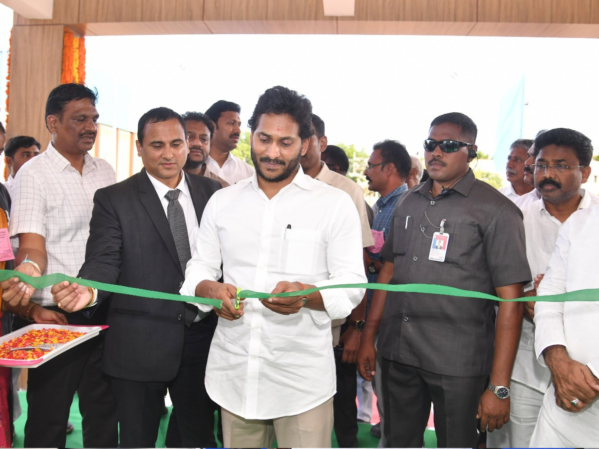 CM_20Jagan_20Inaugurates_20YSR_20Sports_20Academy_20at_20Pulivendula_20Photos_23.jpg 22