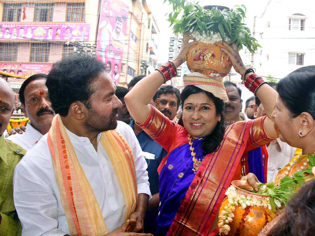 Secunderabad_20Ujjaini_20Mahankali_20Bonalu_202023_20Photos_11.jpg 12