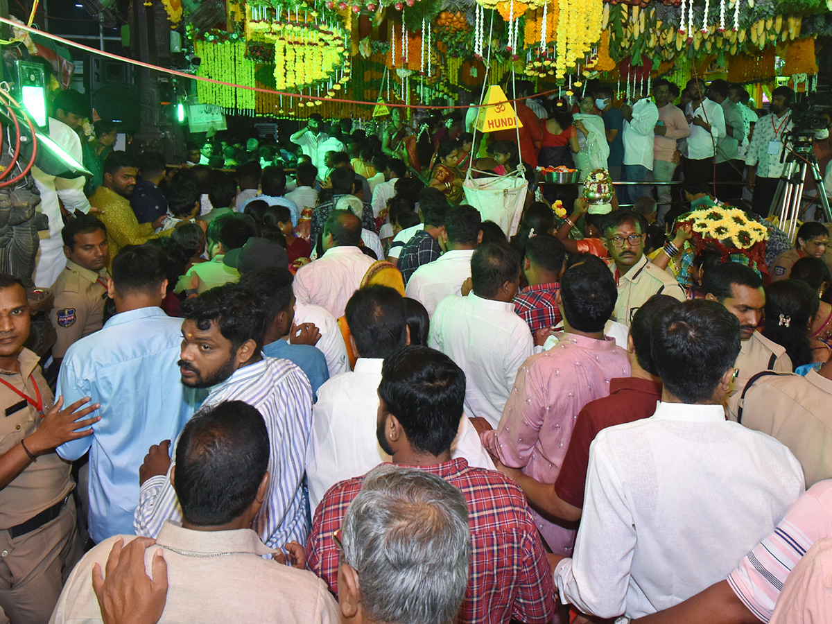 Secunderabad_20Ujjaini_20Mahankali_20Bonalu_202023_20Photos_13.jpg 14