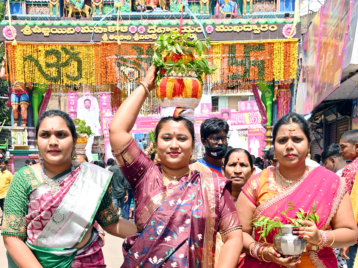 Secunderabad_20Ujjaini_20Mahankali_20Bonalu_202023_20Photos_16.jpg 17