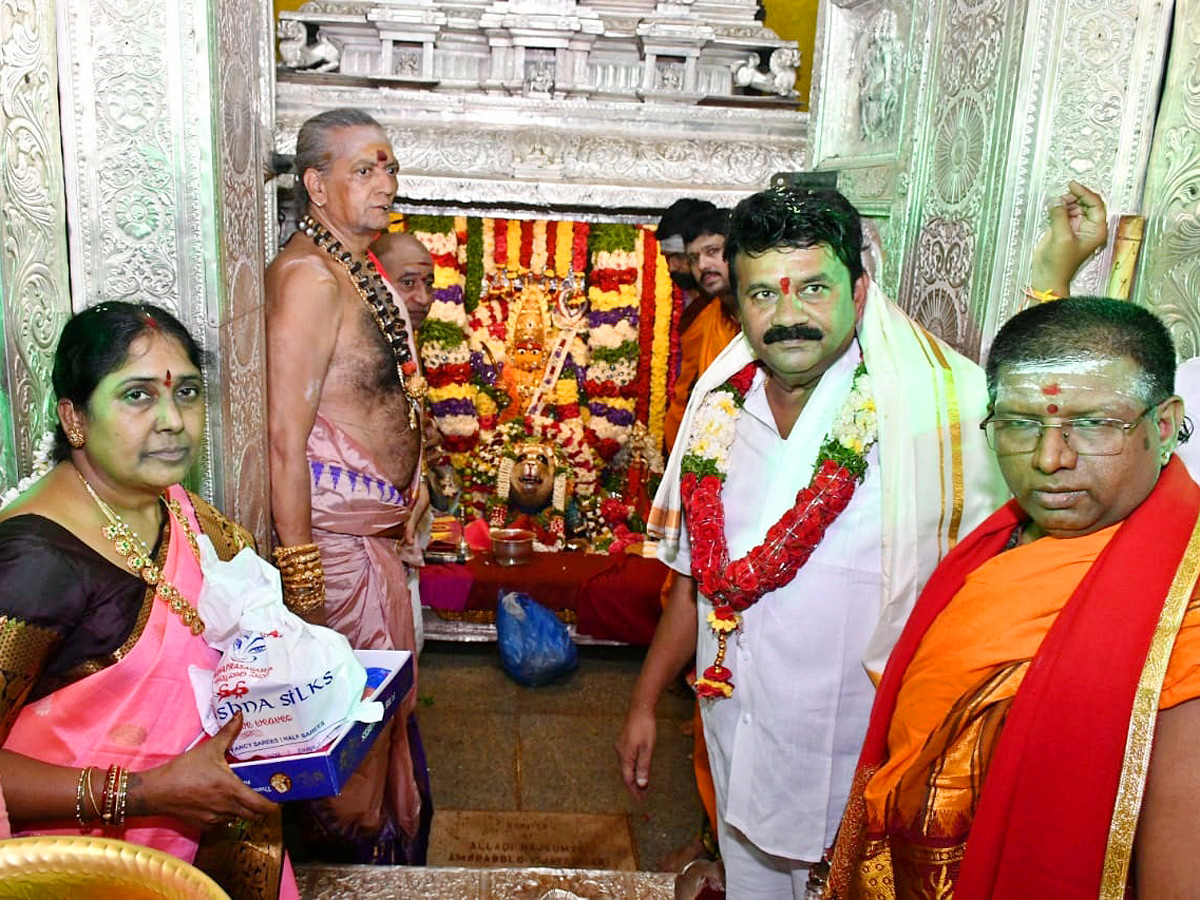 Secunderabad_20Ujjaini_20Mahankali_20Bonalu_202023_20Photos_3.jpg 4