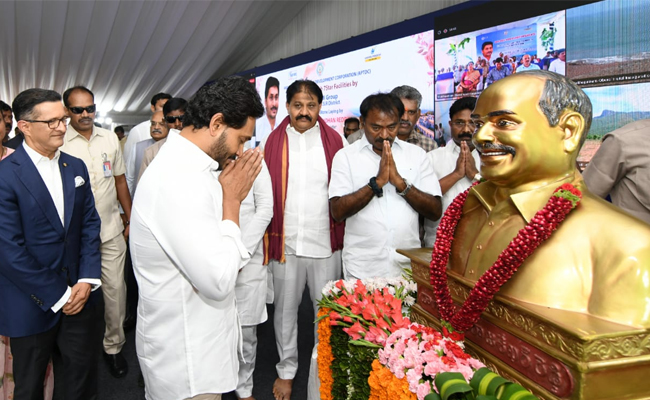 cm-ys-jagan-to-lay-foundation-stone-for-the-oberoi-hotel-at-gandikota-in-kadapa-04.jpg 4