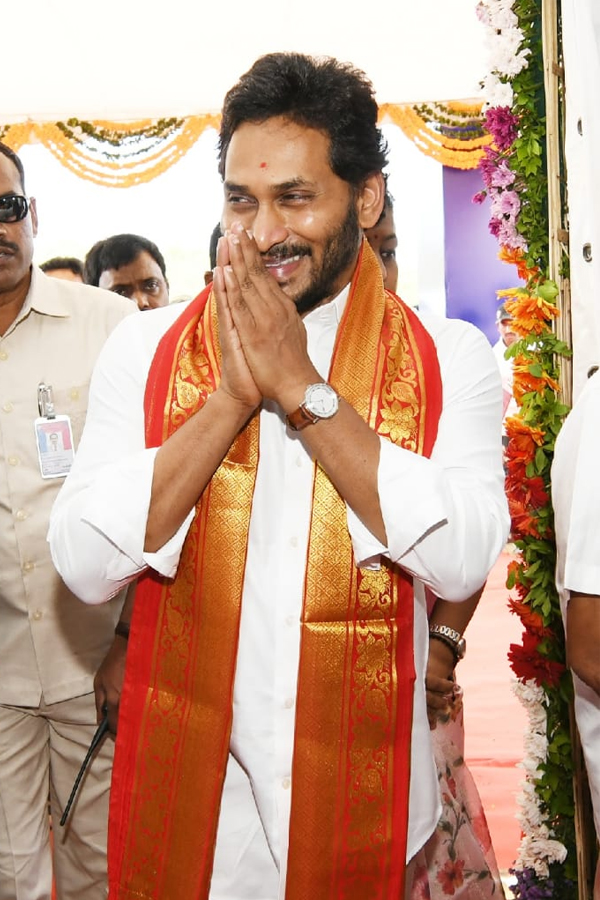 cm-ys-jagan-to-lay-foundation-stone-for-the-oberoi-hotel-at-gandikota-in-kadapa-09.jpg 9
