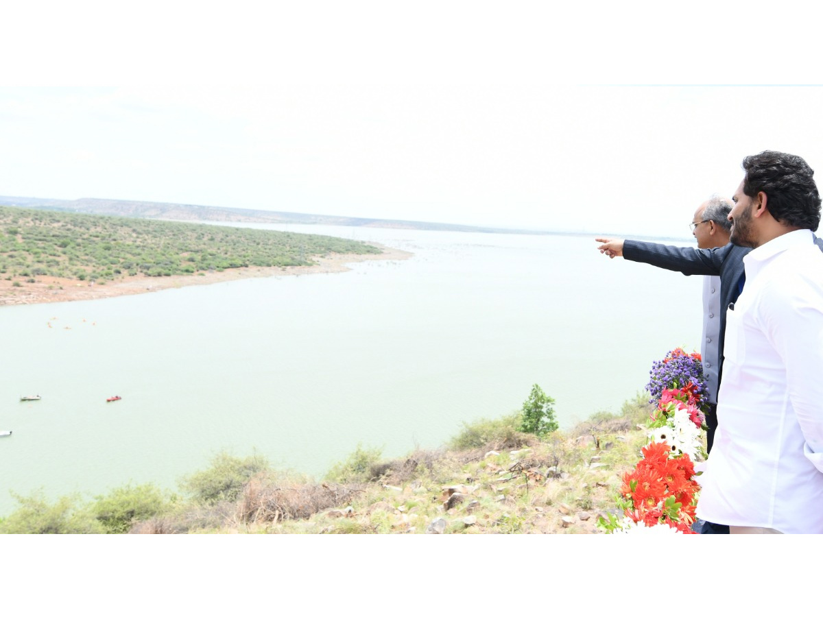 cm-ys-jagan-to-lay-foundation-stone-for-the-oberoi-hotel-at-gandikota-in-kadapa-22.jpg 17