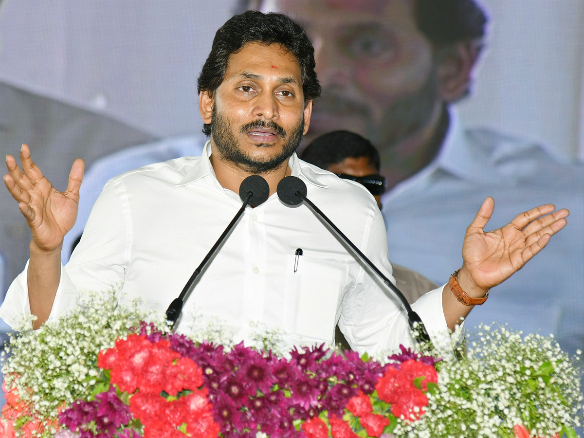 cm-ys-jagan-to-lay-foundation-stone-for-the-oberoi-hotel-at-gandikota-in-kadapa-35.jpg 30