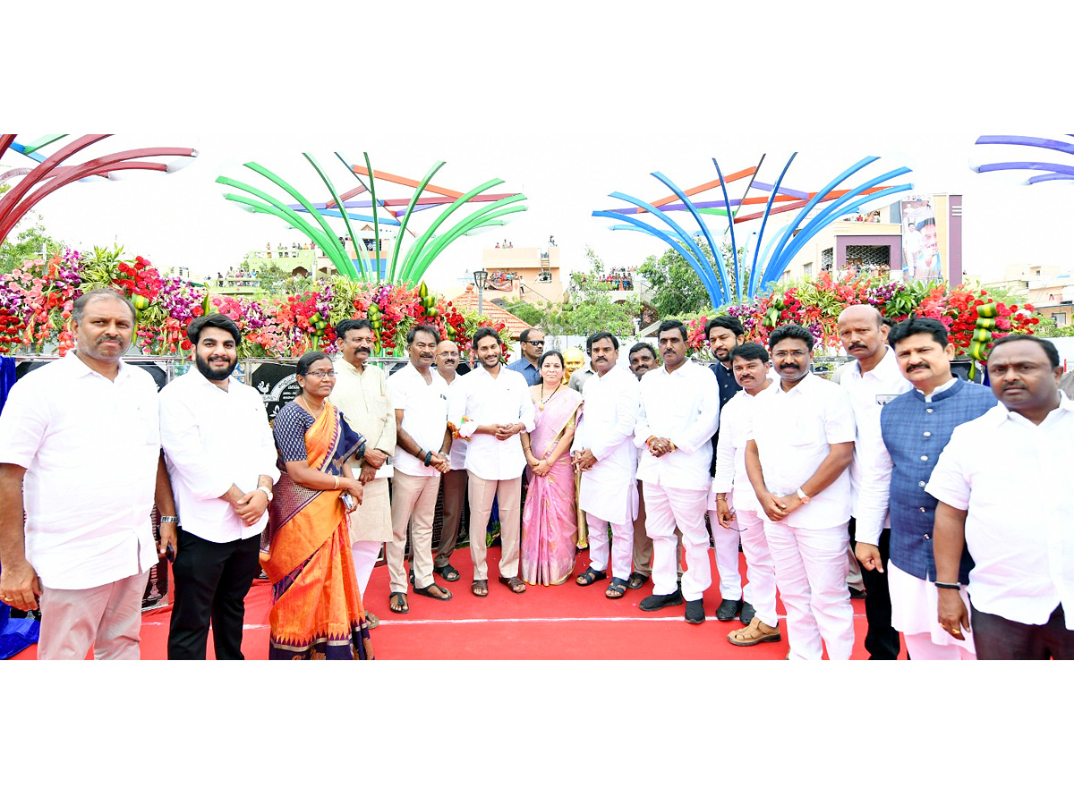 CM_20YS_20Jagan_20Inaugurates_20Al_20Dixon_20Unit_20At_20Kopparthi_20Photos_4.jpg 5