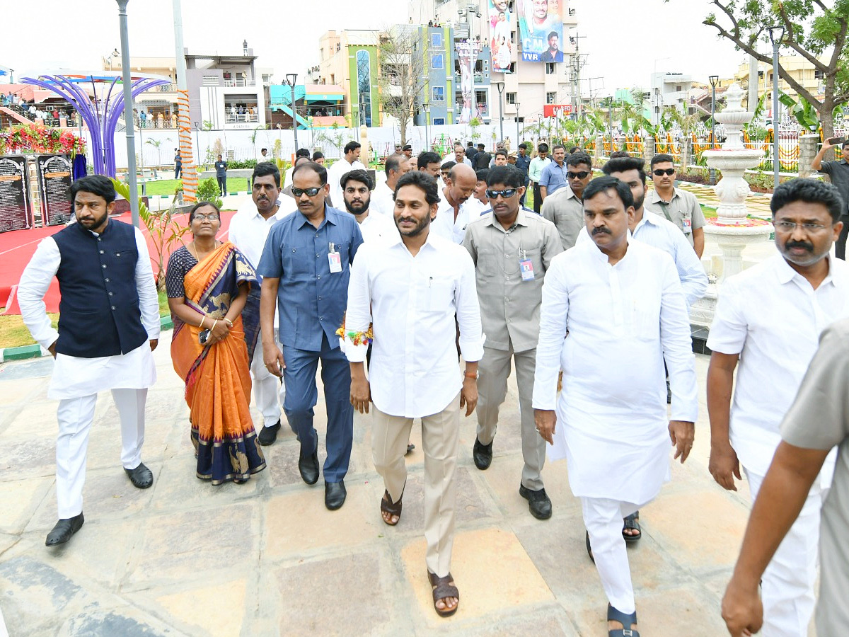 CM_20YS_20Jagan_20Inaugurates_20Al_20Dixon_20Unit_20At_20Kopparthi_20Photos_5.jpg 1