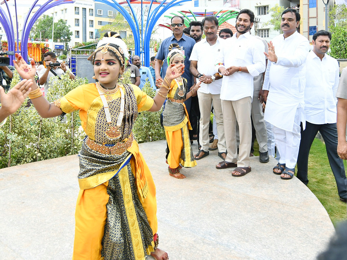 CM_20YS_20Jagan_20Inaugurates_20Al_20Dixon_20Unit_20At_20Kopparthi_20Photos_7.jpg 7