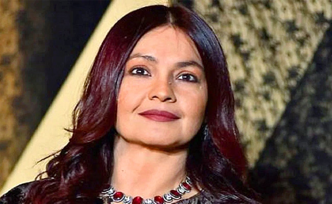 Pooja-Bhatt.jpg 13