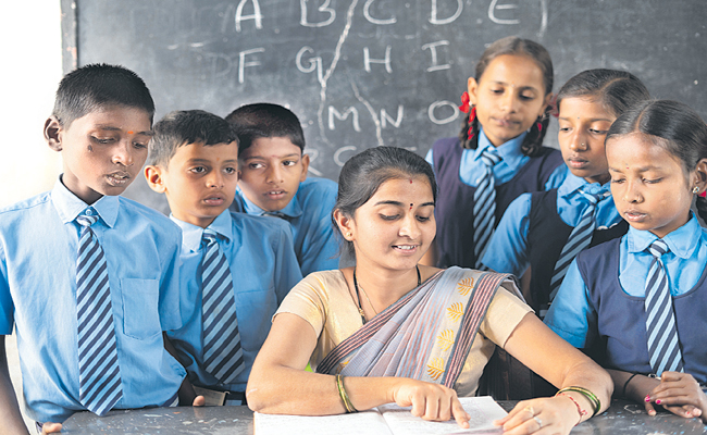 TEACHER-1376131442.jpg