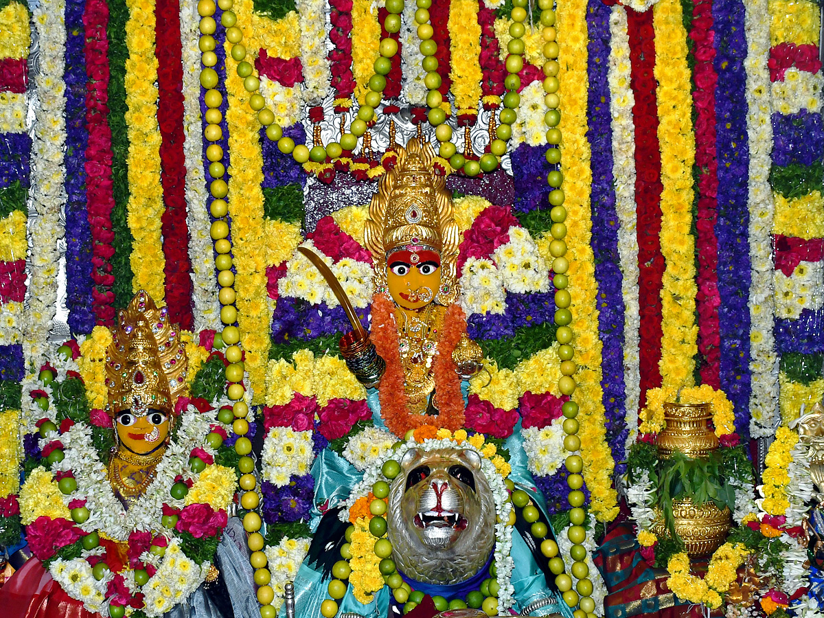 Ujjaini_20Mahankali_20Bonalu_20at_20Secunderabad_20PHotos_1.jpg 2