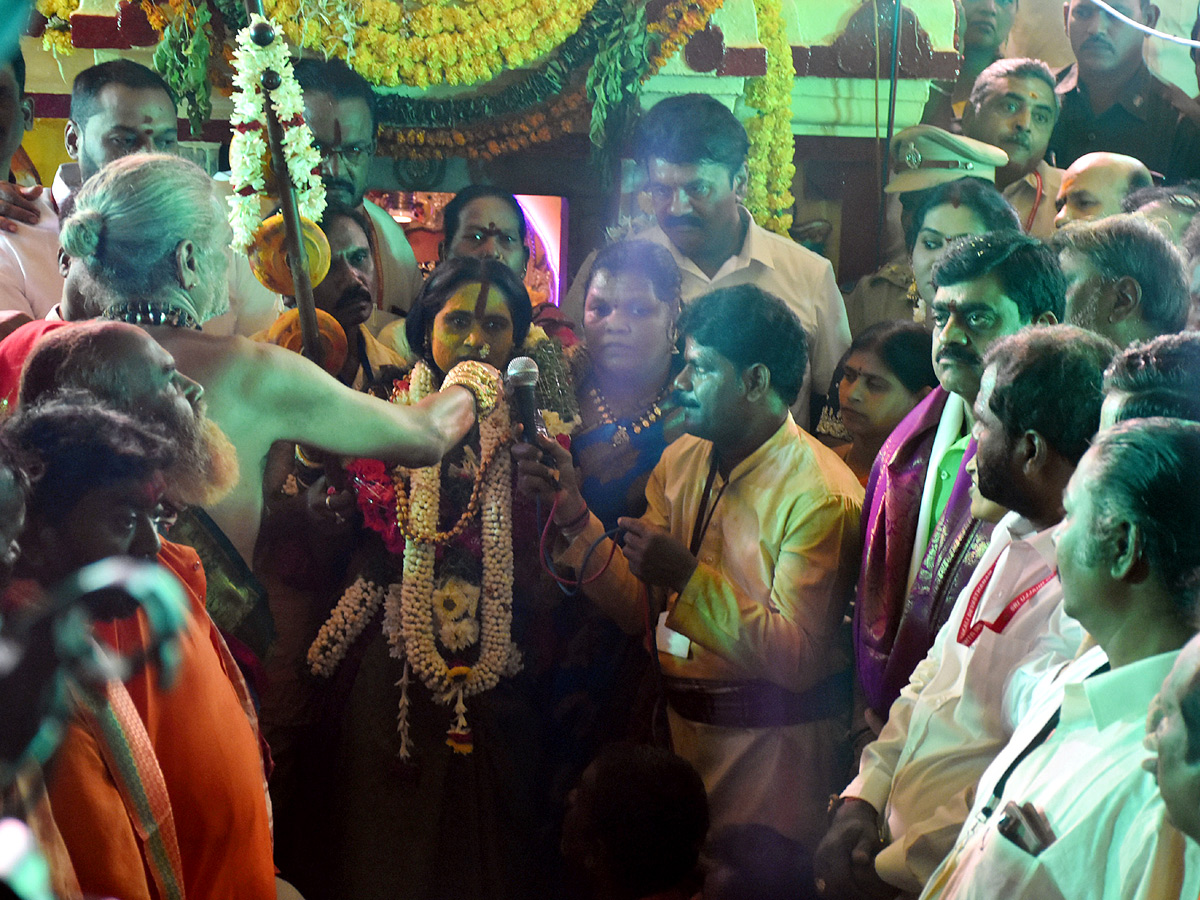 Ujjaini_20Mahankali_20Bonalu_20at_20Secunderabad_20PHotos_2.jpg 3