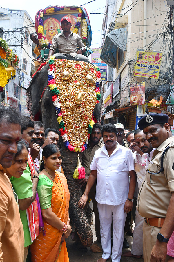 Ujjaini_20Mahankali_20Bonalu_20at_20Secunderabad_20PHotos_8.jpg 9