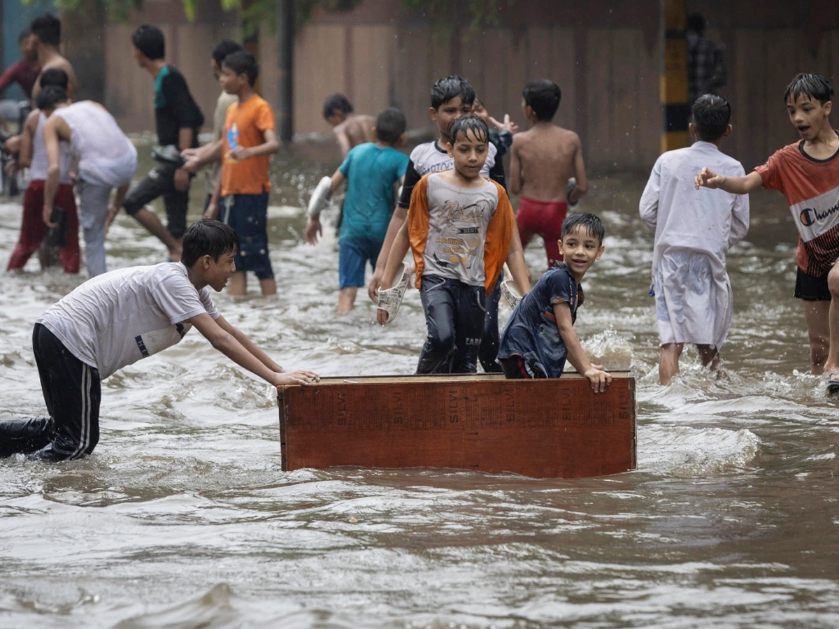 heavy-rainfall-children.jpg 10