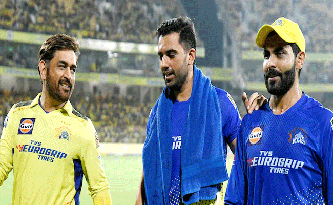 ms-dhoni-chahar-jadeja.gif