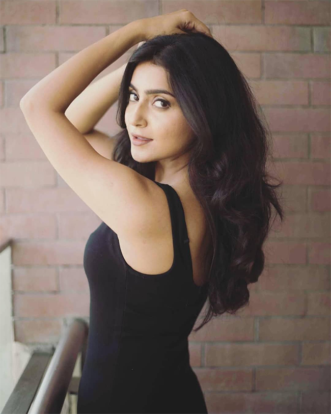 avantika_20mishra_20new_20photos-15.jpg 15