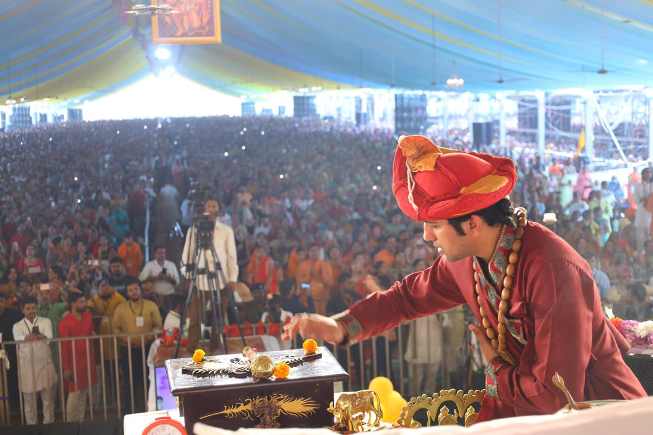 Bageshwar-Dhirendra_20Shastri.jpg