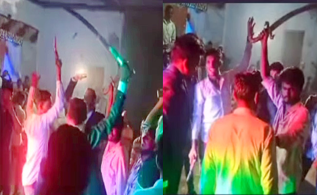 Guns-talwar-At-Kamareddy-Madnoor.jpg
