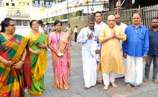 Isro-Team-At-Tirupati-Temple.jpg