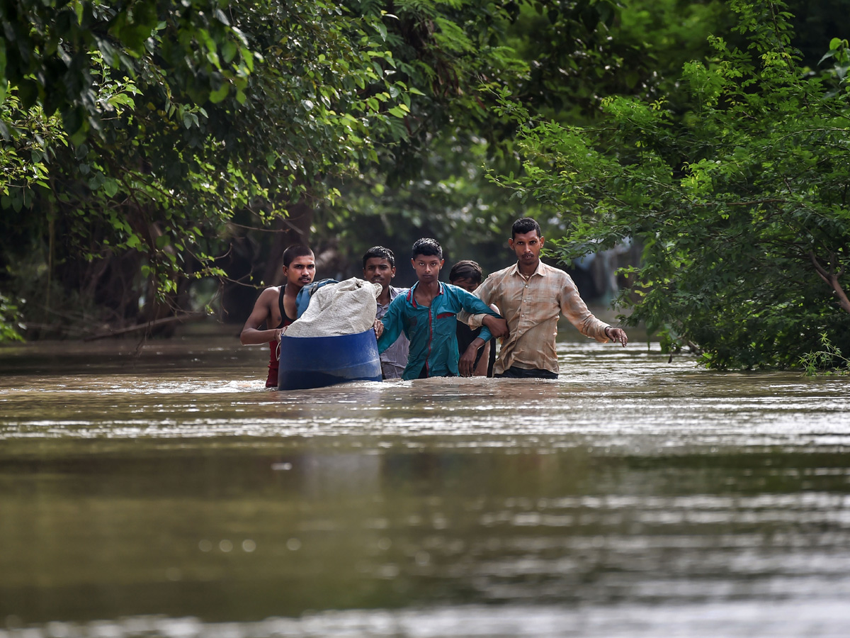 Yamuna_20Breaches_20Danger_20Level_20Waterlogging_20in_20Parts_20of_20Delhi_20Photos-47.jpg 38