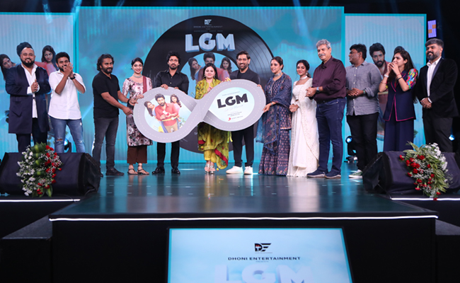 dhoni-launch-audio-trailer.jpg 3