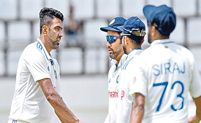 indvswi-1st-test-india.gif