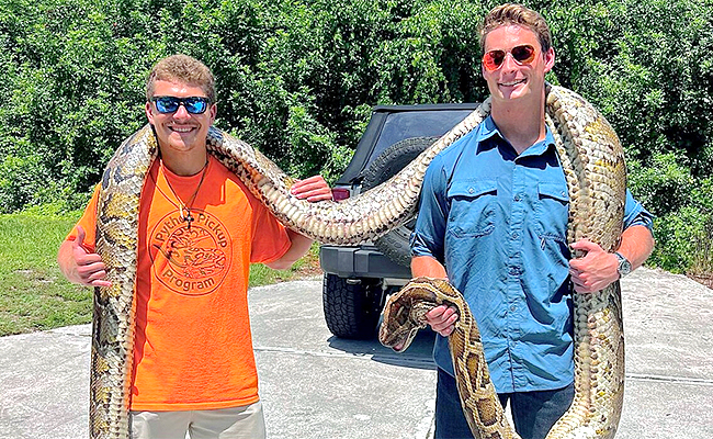 Longest-Ever-Burmese-Python.jpg