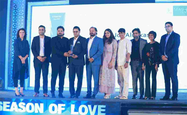 jos-alukkas-season-of-love-award.jpg