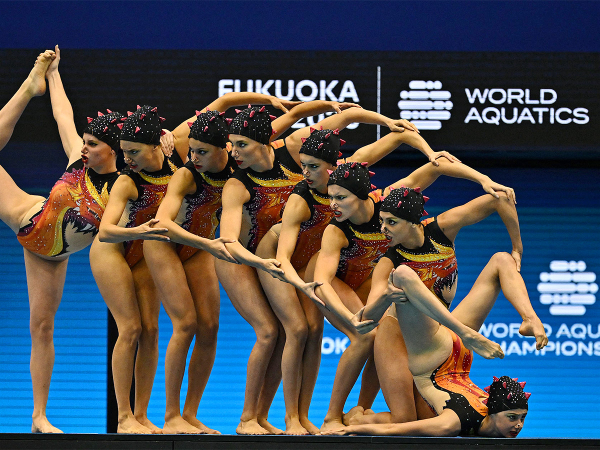 acrobatic_20of_20artistic_20swimming_20at_20the_20World_20Swimming_20Championships_20in_20Fukuoka_2CJapan-11.jpg 11