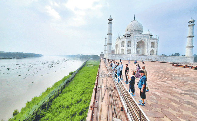 AGRA.gif