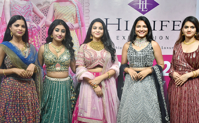 Hi_20Life_20Exhibition_20poster_20launch_20by_20Jabardasth_20Varsha_20Photos_12.jpg 13