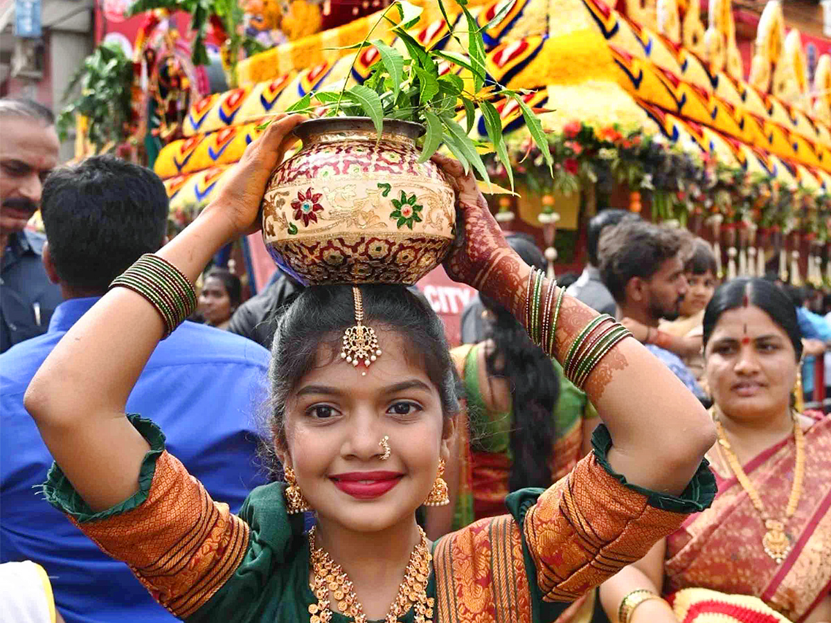 Hyderabad_20Bonalu_20Celebrations_202023_20Photos_1.jpg 2