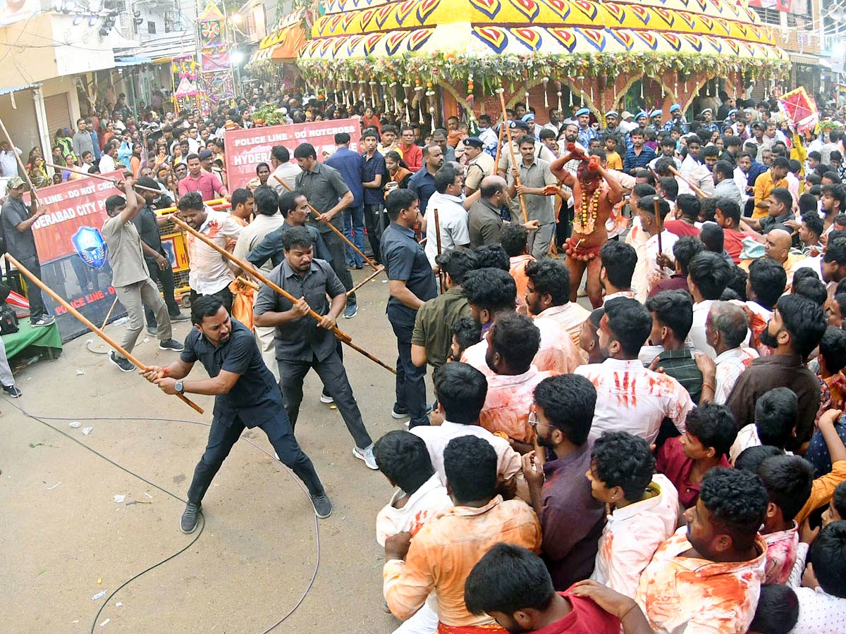 Hyderabad_20Bonalu_20Celebrations_202023_20Photos_12.jpg 12