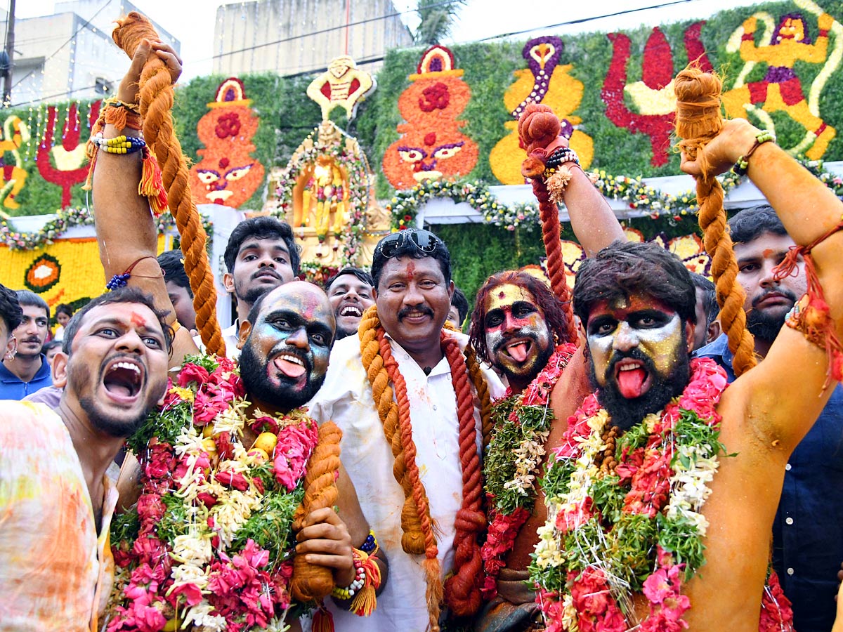 Hyderabad_20Bonalu_20Celebrations_202023_20Photos_16.jpg 16