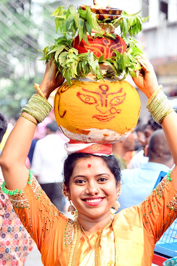 Hyderabad_20Bonalu_20Celebrations_202023_20Photos_19.jpg 19