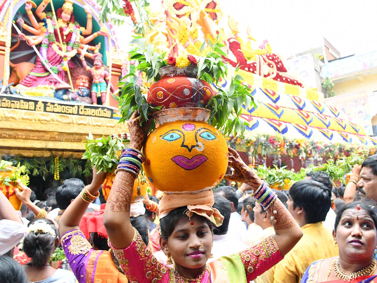 Hyderabad_20Bonalu_20Celebrations_202023_20Photos_20.jpg 20