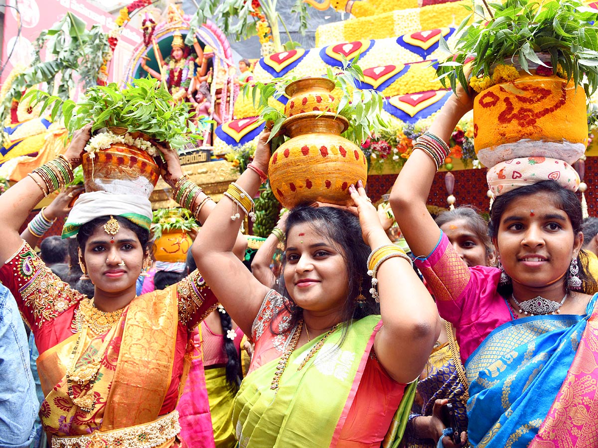 Hyderabad_20Bonalu_20Celebrations_202023_20Photos_21.jpg 21