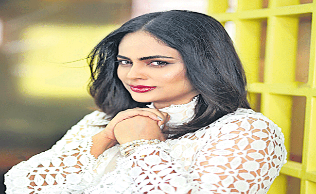 Nandita-Swetha-Hidimbha-int.gif