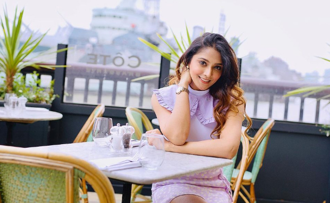 natasha-doshi-movies.jpg 13