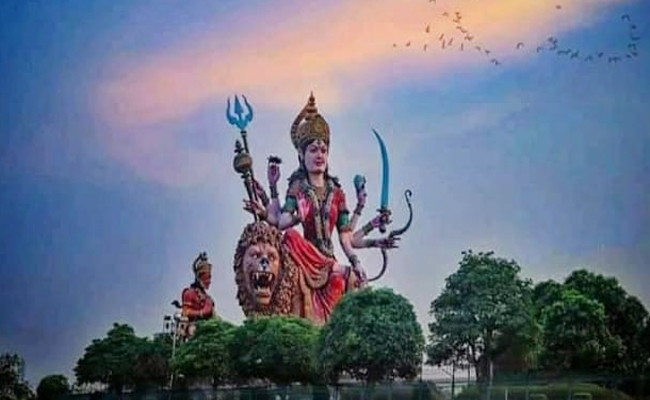 Maa_20Vaishno_20Devi_20Statue.jpg 7