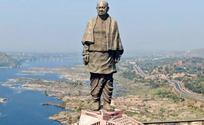 Statue_20of_20Unity.jpg 2