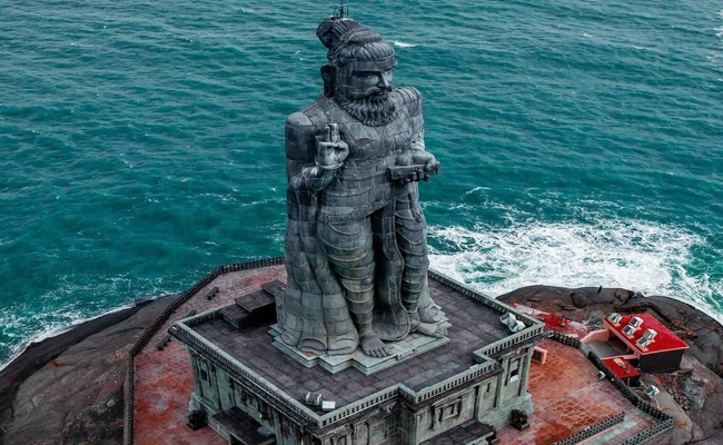 Thiruvalluvar_20Statue.jpg 9