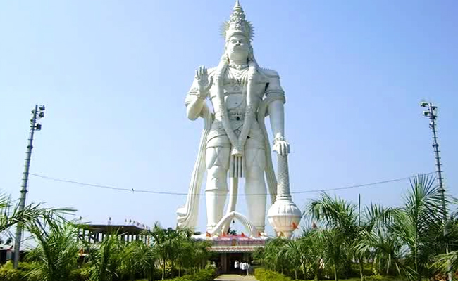 Veera_20Abhaya_20Anjaneya_20Hanuman_20Swami_20Statue.jpg 8